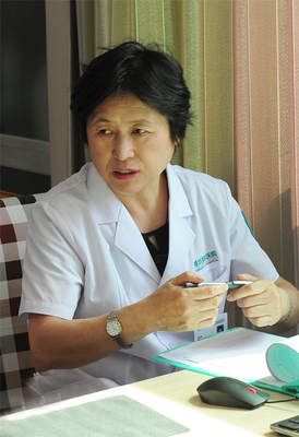 郑遵梅主任，副主任医师，潍坊卫恩医院哮喘治疗中心主任。